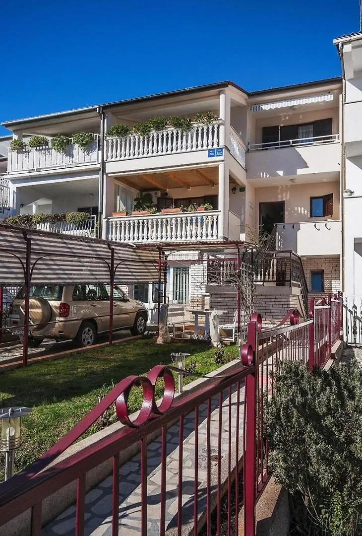 Cozy Apartments Alexandra For Relaxed Vacation Pula Pensjonat